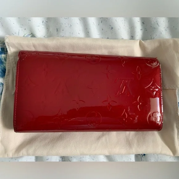 Authentic Louis Vuitton Vernis red Wallet - Picture 8 of 9